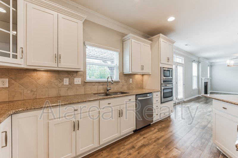 For Rent: 7419 Canova Ln Charlotte NC 28278 property image