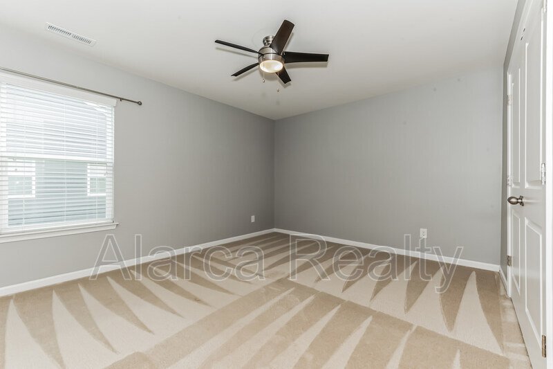 For Rent: 7419 Canova Ln Charlotte NC 28278 property image