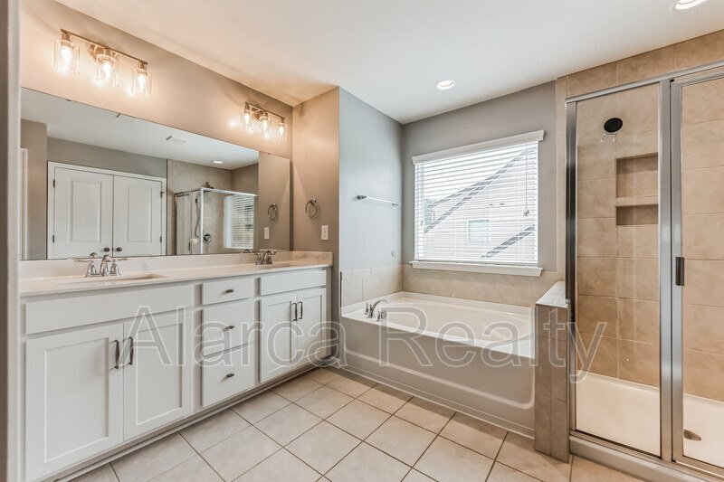For Rent: 7419 Canova Ln Charlotte NC 28278 property image