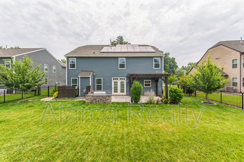 For Rent: 7419 Canova Ln Charlotte NC 28278 property image