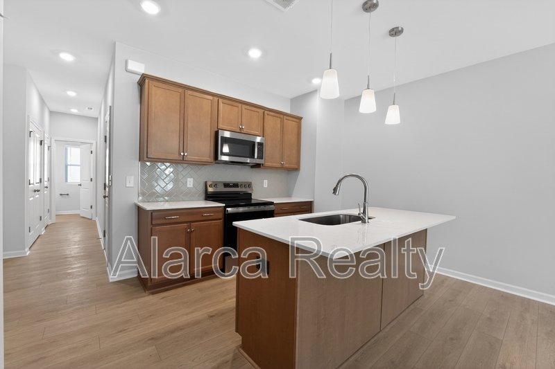 For Rent: 2962 Sloan Dr Charlotte NC 28208 property image
