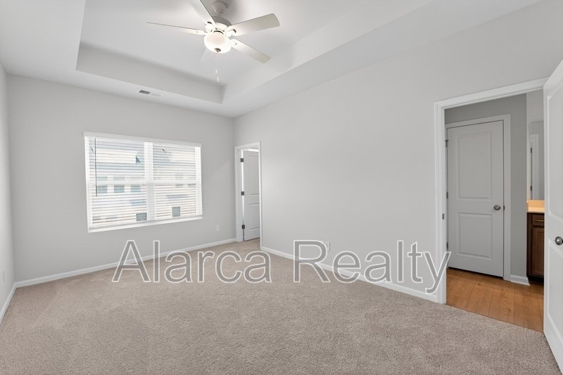 For Rent: 2962 Sloan Dr Charlotte NC 28208 property image