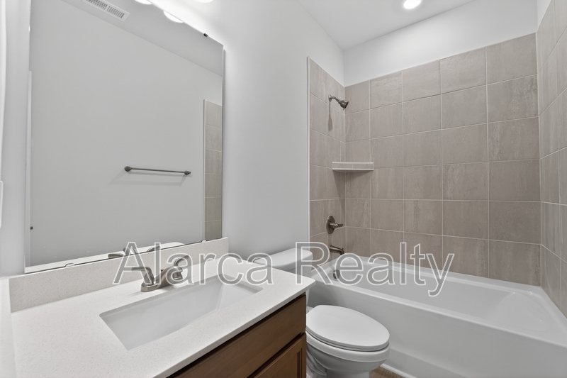 For Rent: 2962 Sloan Dr Charlotte NC 28208 property image