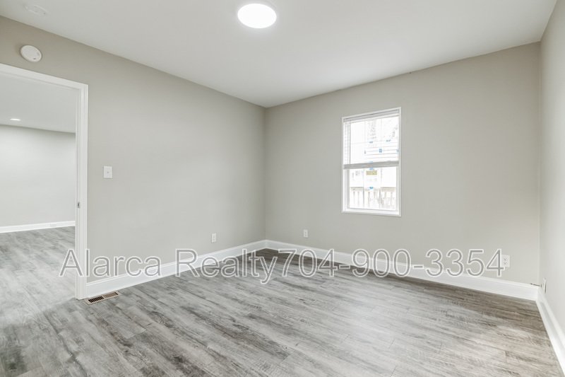 For Rent: 1219 Skyview Dr, Charlotte, NC  28208 property image