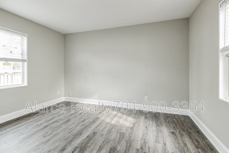 For Rent: 1219 Skyview Dr, Charlotte, NC  28208 property image