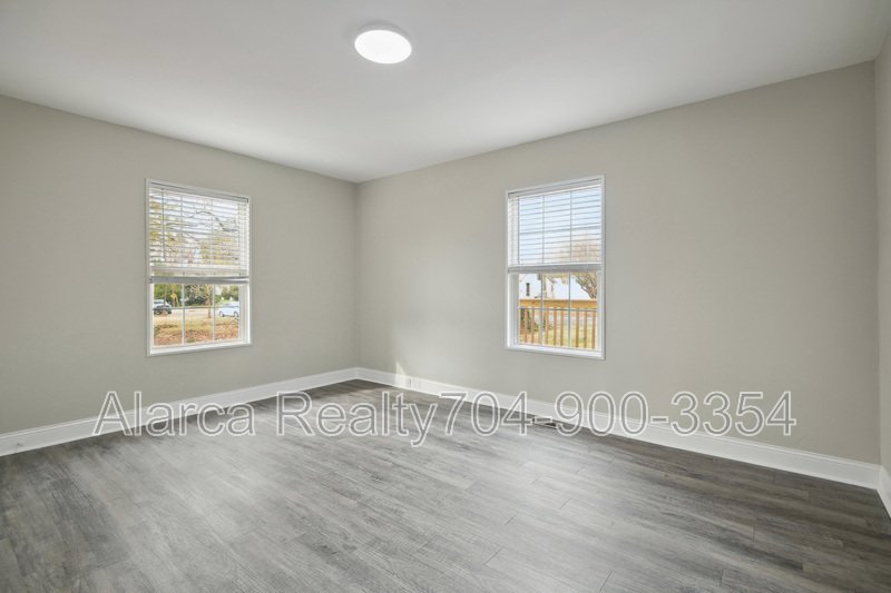 For Rent: 1219 Skyview Dr, Charlotte, NC  28208 property image