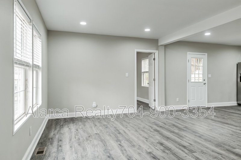 For Rent: 1219 Skyview Dr, Charlotte, NC  28208 property image