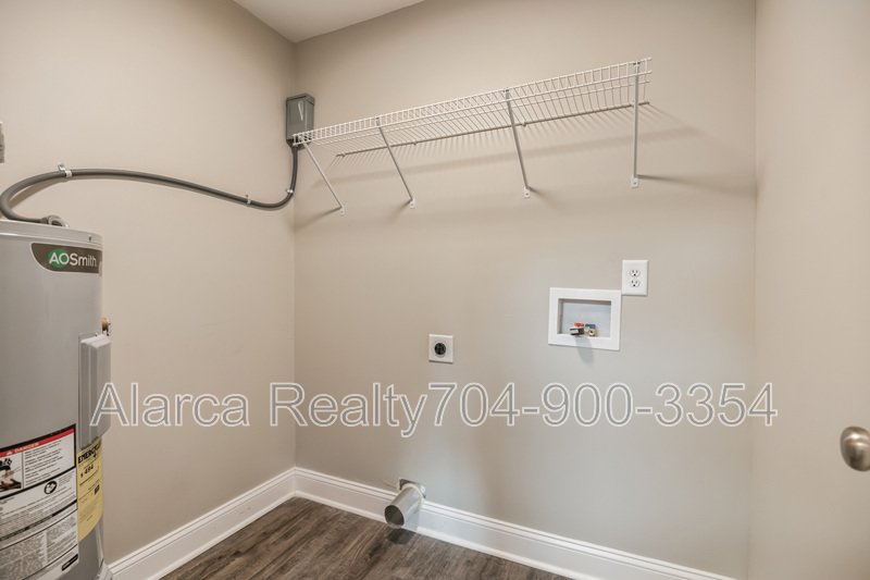 For Rent: 1219 Skyview Dr, Charlotte, NC  28208 property image