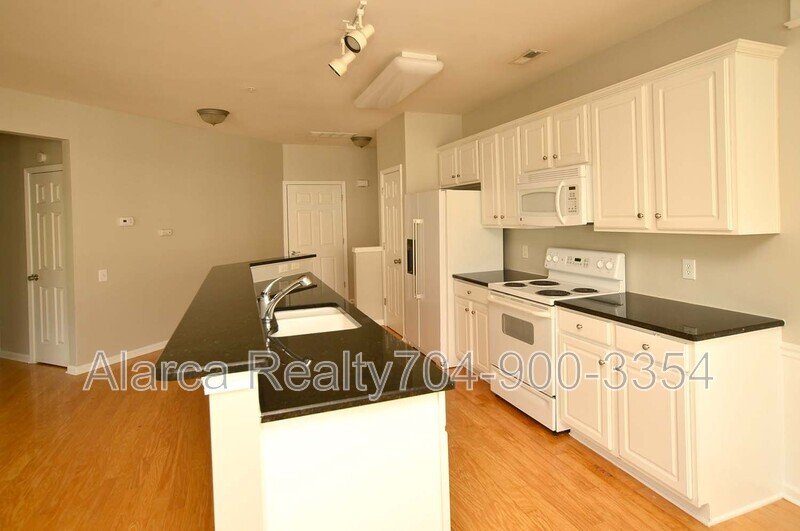 For Rent: 3282 Margellina Dr Charlotte NC 28210 property image