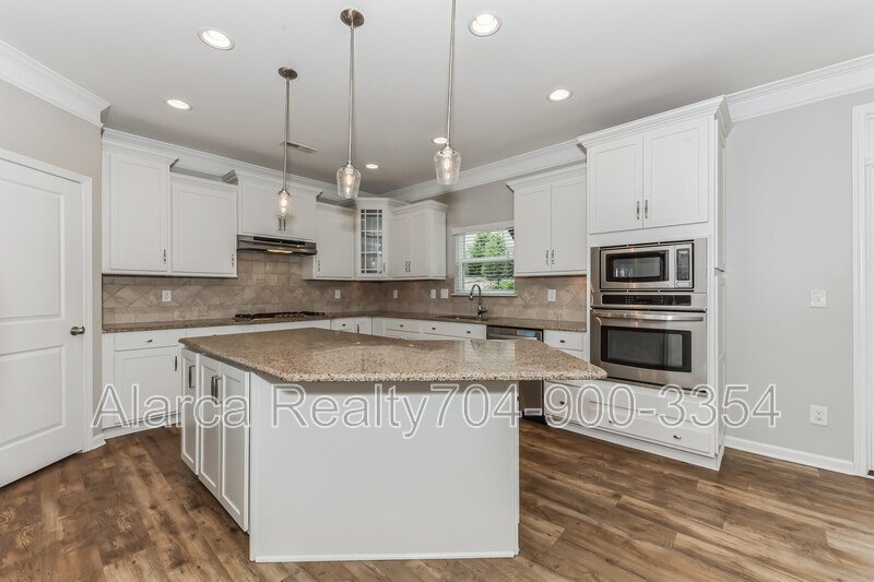 For Rent: 7419 Canova Ln Charlotte NC 28278 property image