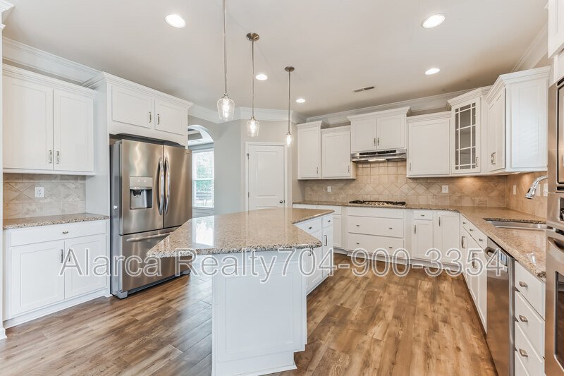 For Rent: 7419 Canova Ln Charlotte NC 28278 property image