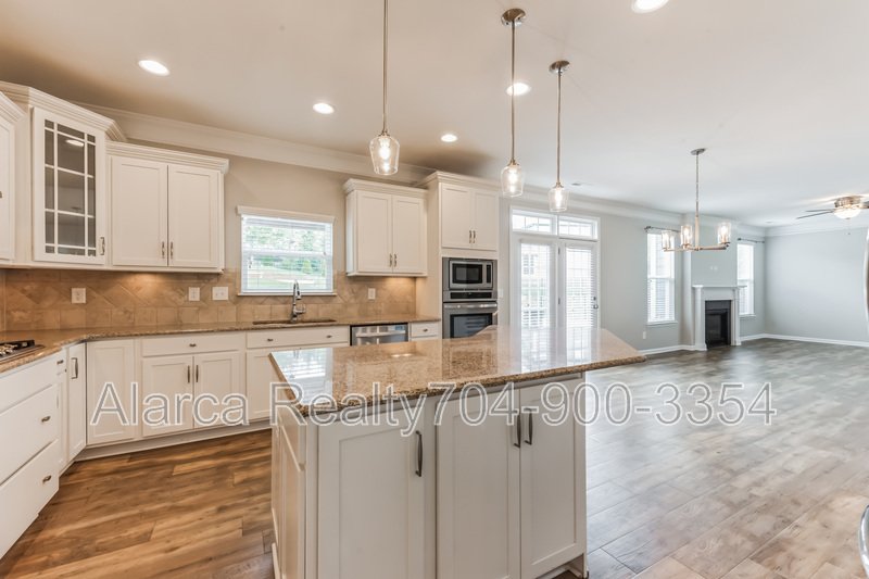 For Rent: 7419 Canova Ln Charlotte NC 28278 property image