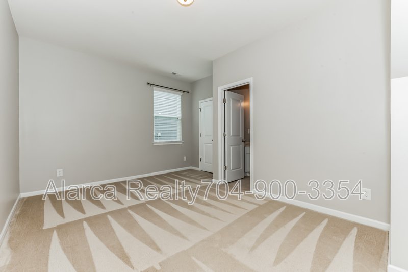 For Rent: 7419 Canova Ln Charlotte NC 28278 property image