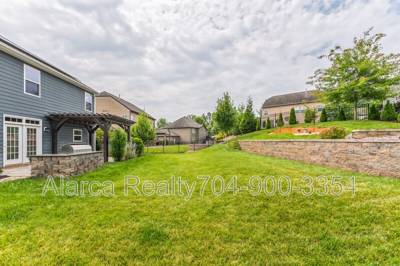 For Rent: 7419 Canova Ln Charlotte NC 28278 property image