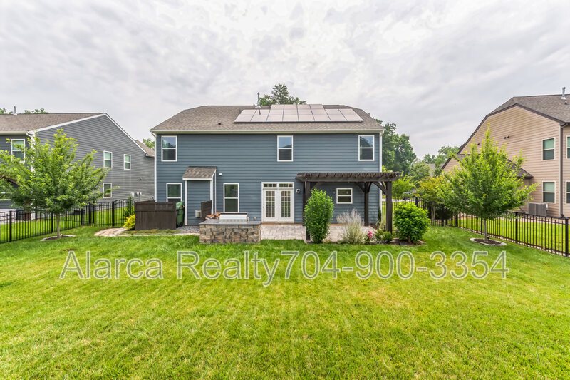 For Rent: 7419 Canova Ln Charlotte NC 28278 property image