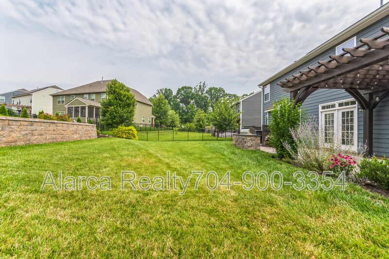 For Rent: 7419 Canova Ln Charlotte NC 28278 property image