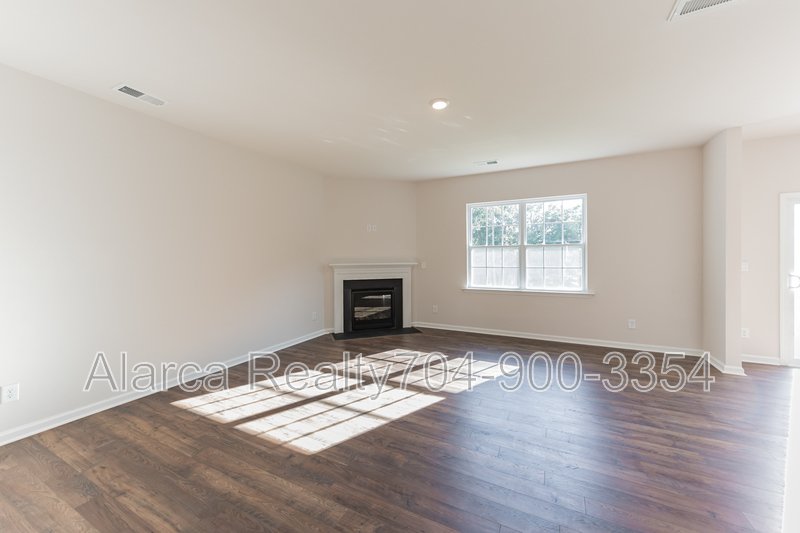 For Rent:  114 Sequoia Forest Dr Mooresville NC 28117 property image