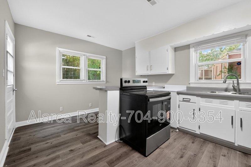 For Rent: 2322 Belfast Dr Charlotte NC 28208 property image