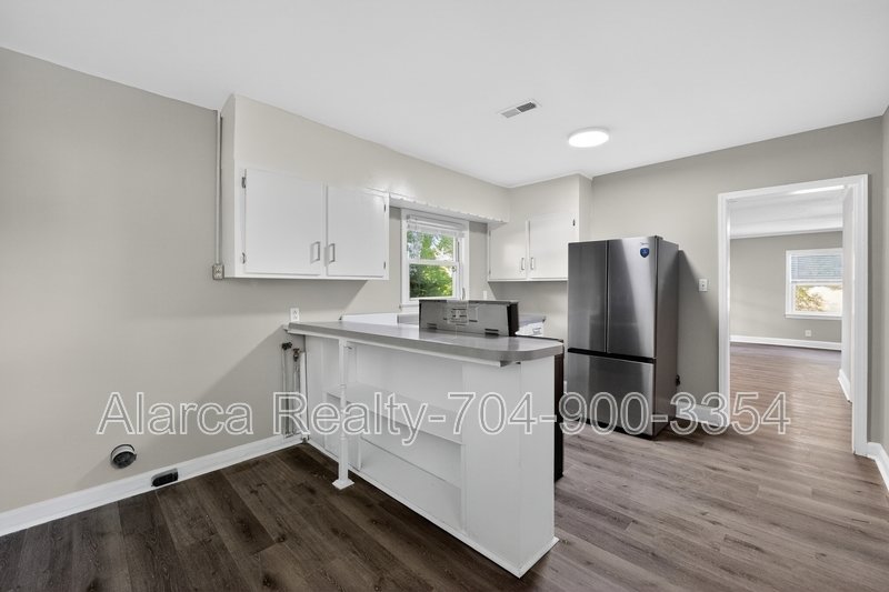 For Rent: 2322 Belfast Dr Charlotte NC 28208 property image