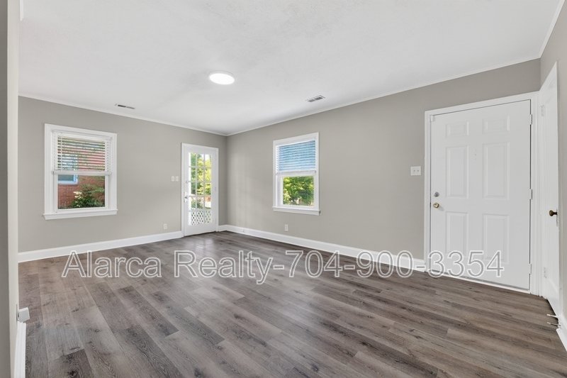 For Rent: 2322 Belfast Dr Charlotte NC 28208 property image