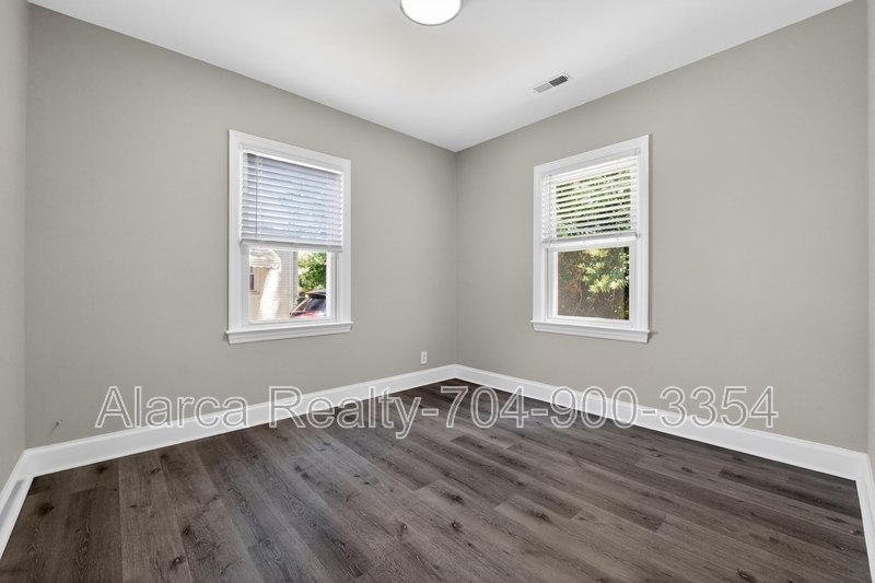 For Rent: 2322 Belfast Dr Charlotte NC 28208 property image
