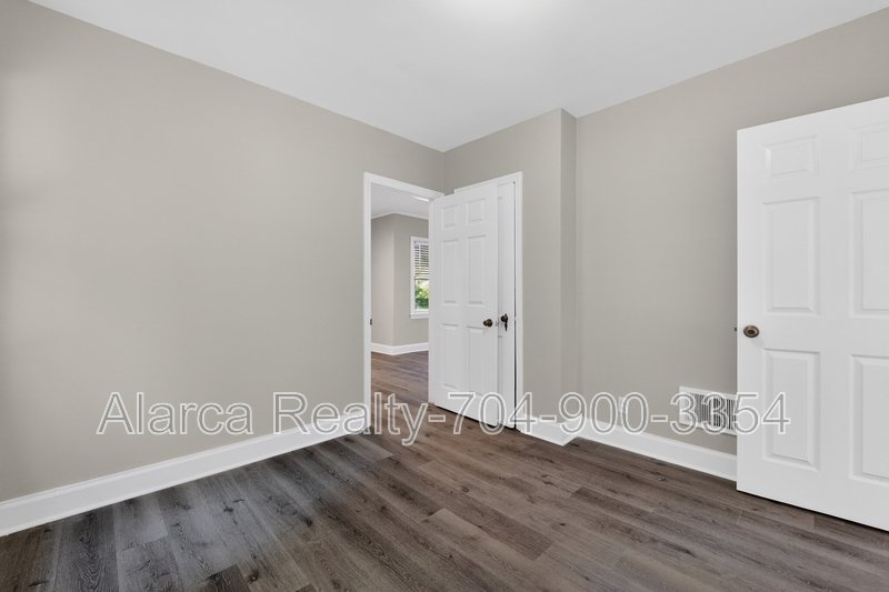 For Rent: 2322 Belfast Dr Charlotte NC 28208 property image