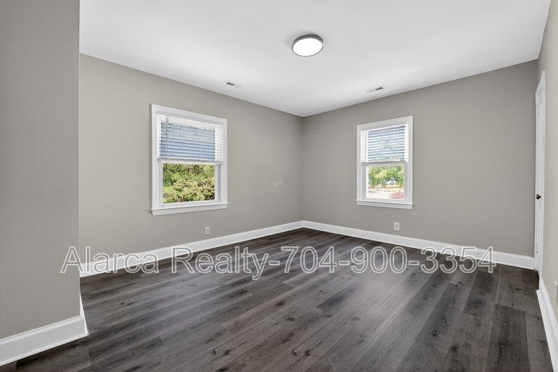 For Rent: 2322 Belfast Dr Charlotte NC 28208 property image