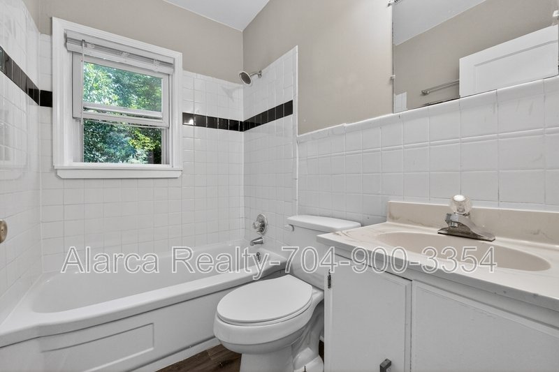 For Rent: 2322 Belfast Dr Charlotte NC 28208 property image