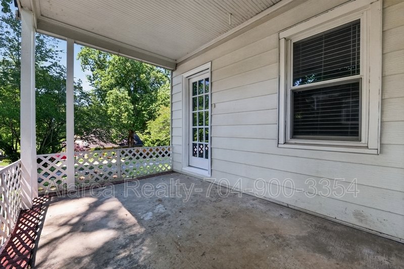 For Rent: 2322 Belfast Dr Charlotte NC 28208 property image