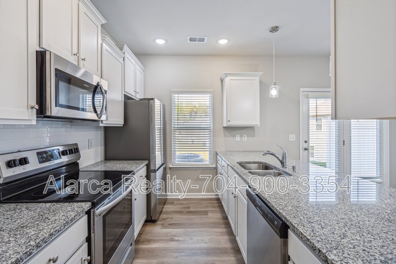 For Rent: 7213 Somerford Rd Charlotte NC 28215 property image