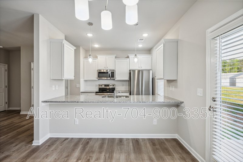 For Rent: 7213 Somerford Rd Charlotte NC 28215 property image