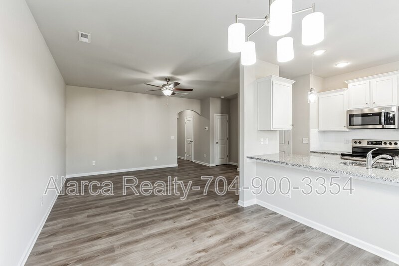 For Rent: 7213 Somerford Rd Charlotte NC 28215 property image