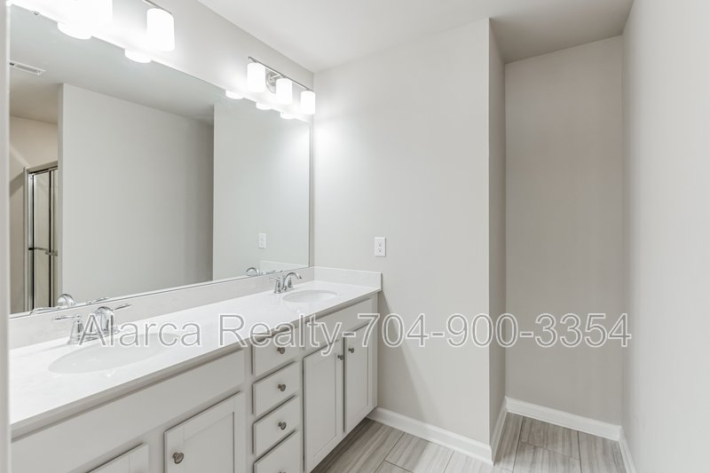 For Rent: 7213 Somerford Rd Charlotte NC 28215 property image