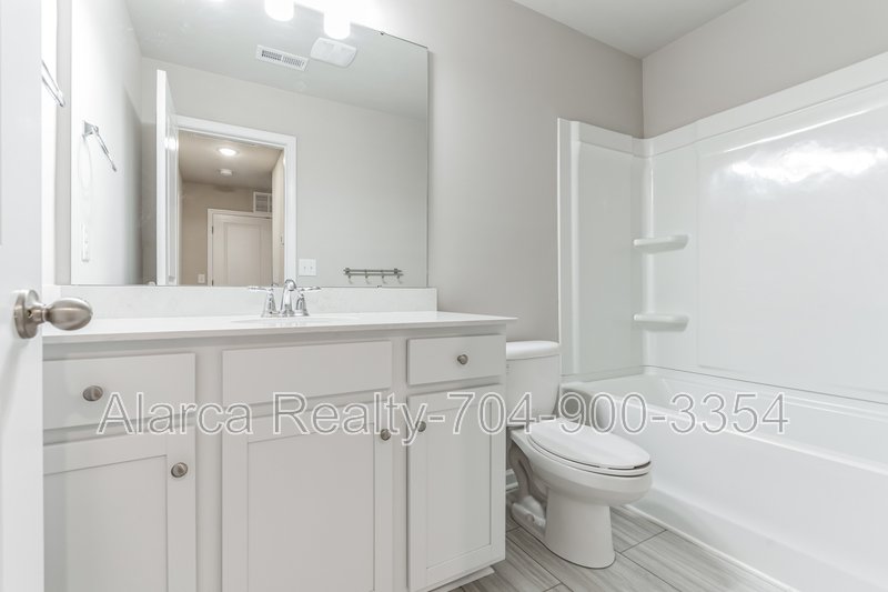 For Rent: 7213 Somerford Rd Charlotte NC 28215 property image