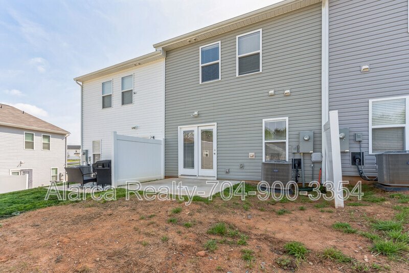 For Rent: 7213 Somerford Rd Charlotte NC 28215 property image