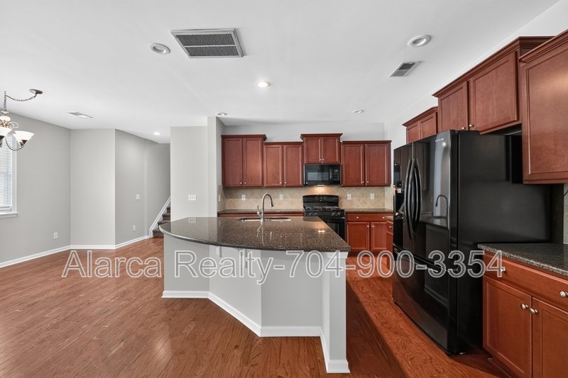 For Rent: 11528 Lottingly Dr Huntersville NC 28078 property image