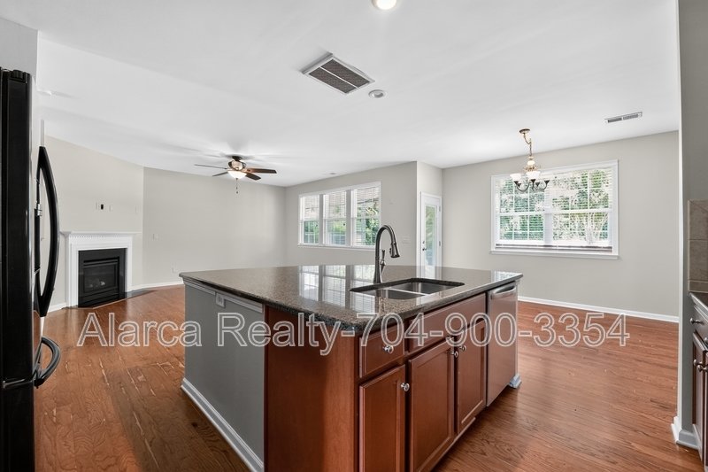 For Rent: 11528 Lottingly Dr Huntersville NC 28078 property image