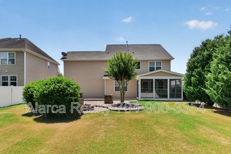 For Rent: 11528 Lottingly Dr Huntersville NC 28078 property image