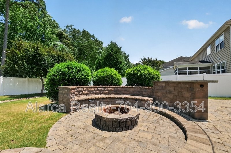 For Rent: 11528 Lottingly Dr Huntersville NC 28078 property image