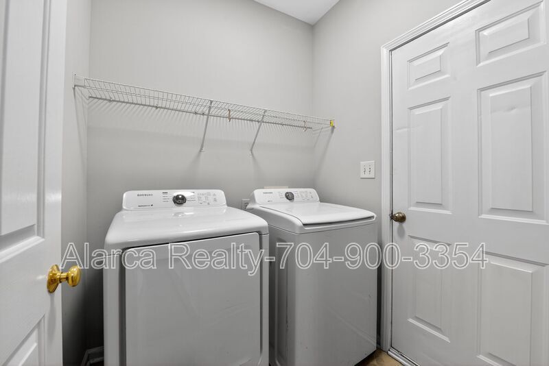 For Rent: 9205 Mitchell Glen Dr Charlotte NC 28277 property image