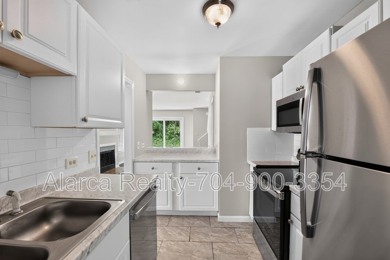 For Rent: 3134 Driftwood Dr Apt A Charlotte NC 28205 property image