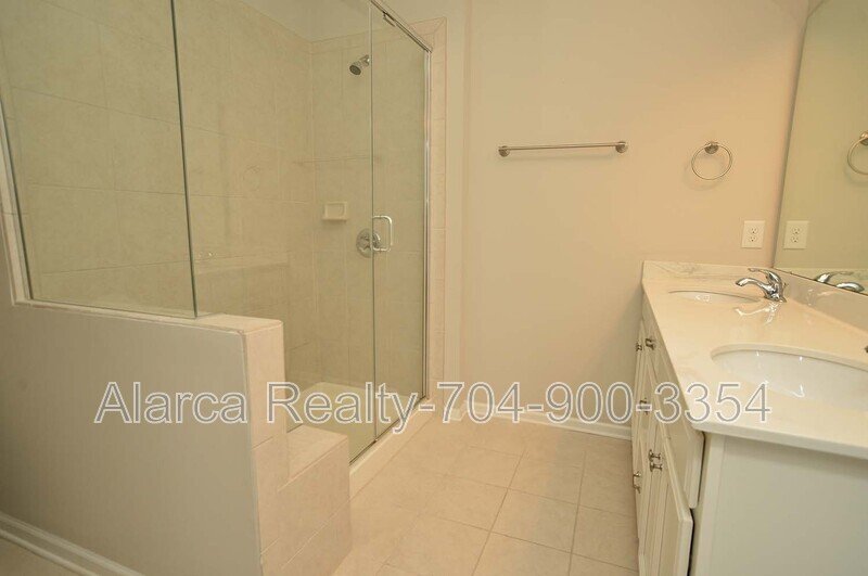 For Rent: 136 Morning Mist Ln Apt B Mooresville NC 28117 property image