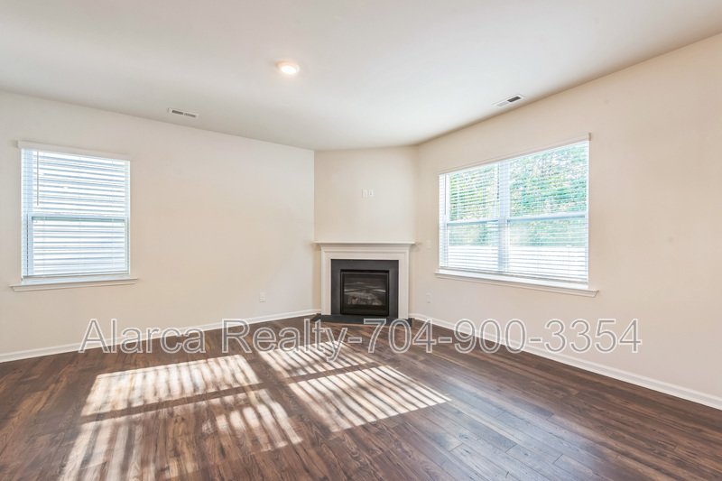 For Rent: 14220 Wilson Mac Ln Charlotte NC 28278 property image
