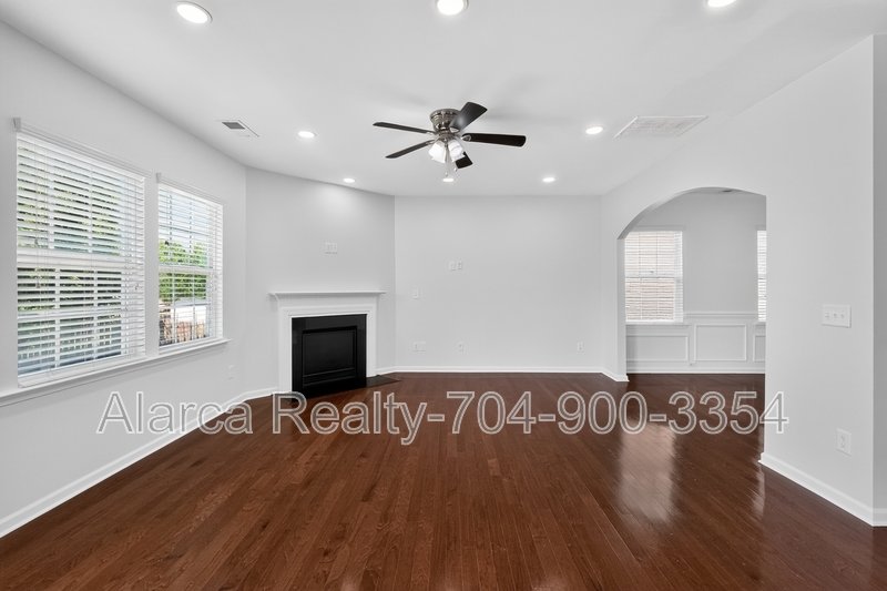 For Rent: 10431 Paisley Abbey Ln Charlotte NC 28273 property image
