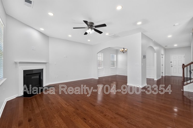 For Rent: 10431 Paisley Abbey Ln Charlotte NC 28273 property image