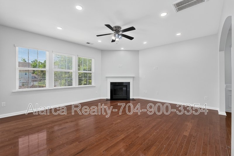 For Rent: 10431 Paisley Abbey Ln Charlotte NC 28273 property image