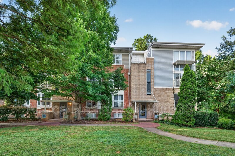 For Rent: 3809 Picasso Ct Charlotte NC 28205 property image
