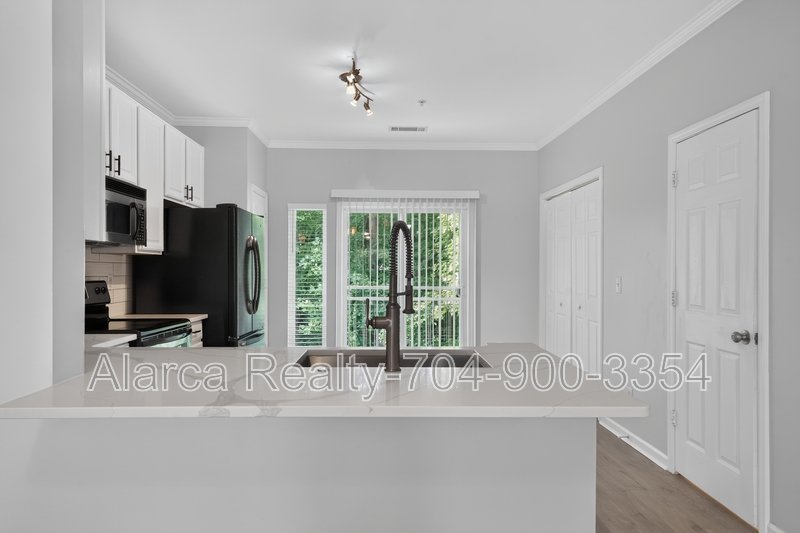 For Rent: 3809 Picasso Ct Charlotte NC 28205 property image
