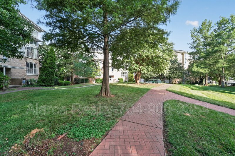 For Rent: 3809 Picasso Ct Charlotte NC 28205 property image
