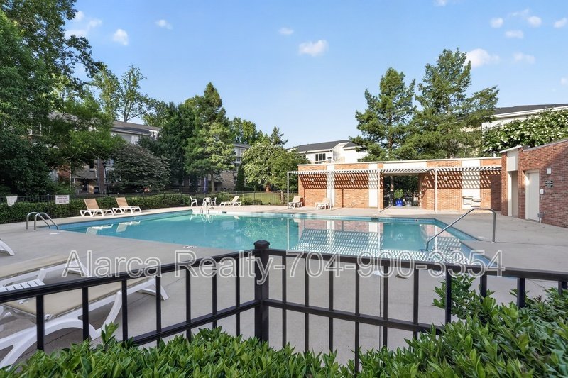 For Rent: 3809 Picasso Ct Charlotte NC 28205 property image